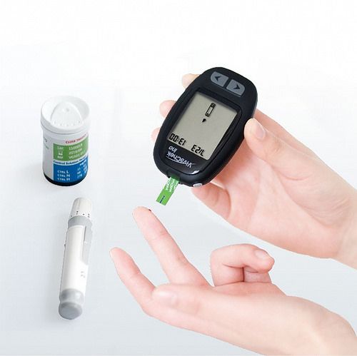 máy đo đường huyết và bệnh tiểu đường